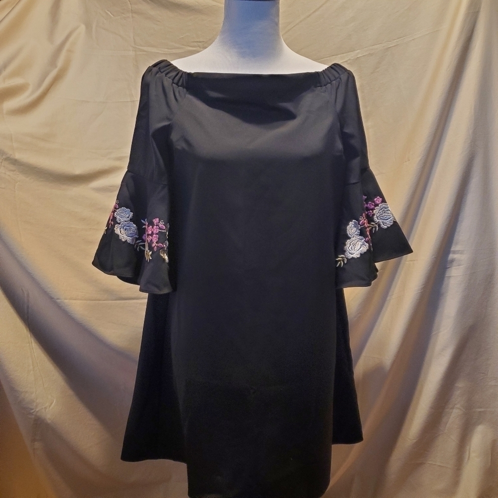 Jennifer Lopez Midi Shift Dress w/Flared and embellished Sleeves SZ SM